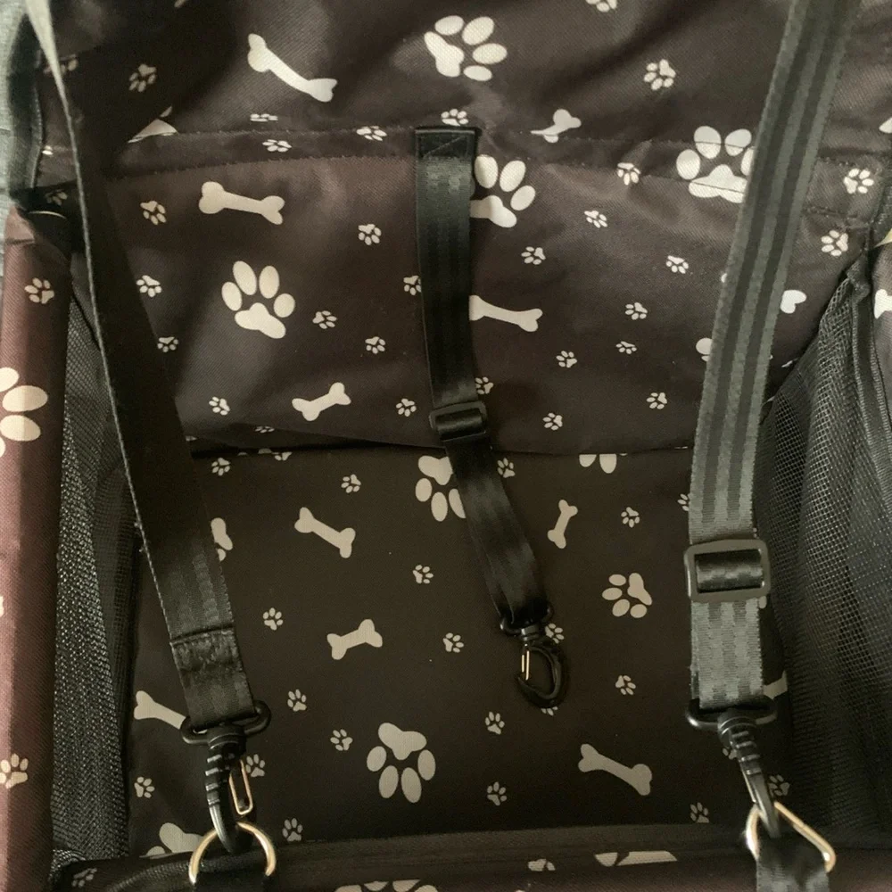 Pet Car Seat with Paw and Bone Print
